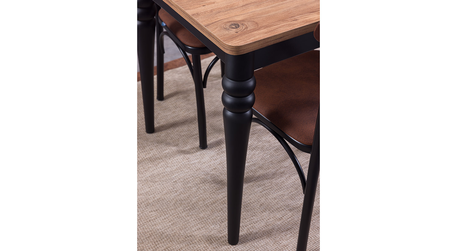 Masă Extensibilă Ege – Design Modern și Funcțional Masă Extensibilă Ege - Design Modern și Funcțional